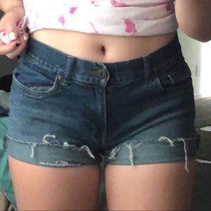 LEVIS JEAN SHORTS